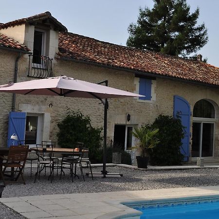 Chambres d'Hôtes La Grange Au Bois Champagne-et-Fontaine Extérieur photo