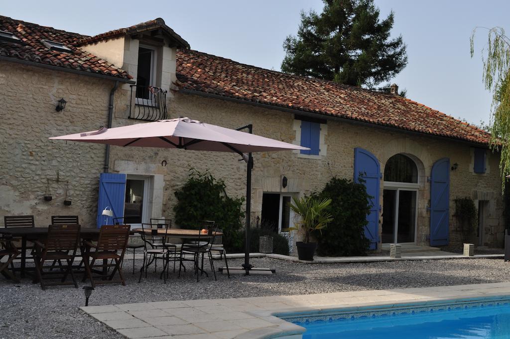 Chambres d'Hôtes La Grange Au Bois Champagne-et-Fontaine Extérieur photo