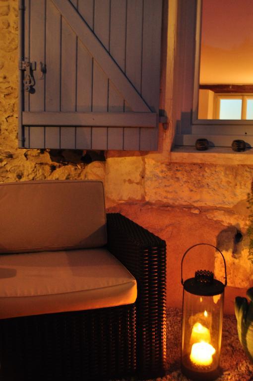 Chambres d'Hôtes La Grange Au Bois Champagne-et-Fontaine Extérieur photo